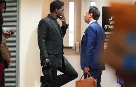 Ex-NFL star Antonio Brown appears in Miami court but judge delays hearing on expected plea deal